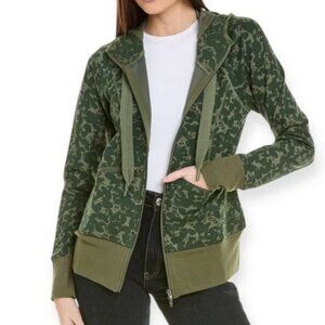 NWOT CAbi 2022 Marathon Camouflage Jacket Hoodie Green Medium